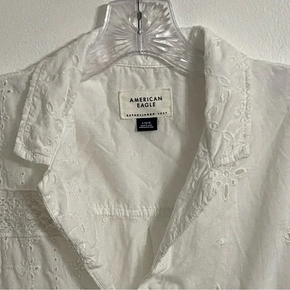 American Eagle White Button-Up Eyelet Shirt Crochet Pocket Spring Summer Large - Picture 4 of 6